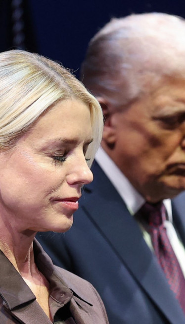 S Trampom izašla iz Bele kuće, u limuzini dobila OTKAZ