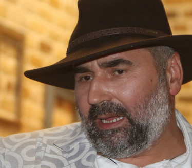 "ČEKAMO POLICIJU": U kakvom je stanju Miki posle saobraćajke