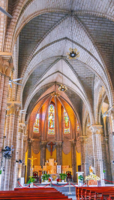 УЖАСАН СМРАД Верници побегли из цркве: "Почело пре 8 дана"