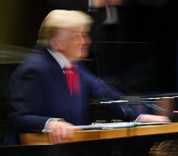 TRAMPU "PUKLE" KOČNICE Besneo i vređao: "Najgori si" (VIDEO)