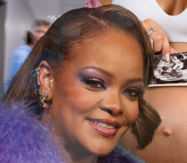 ПОРОДИЛА СЕ РИЈАНА: Крила порођај, добила ћерку након 2 сина