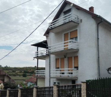 У овој кући одиграло се двоструко убиство (ФОТО)