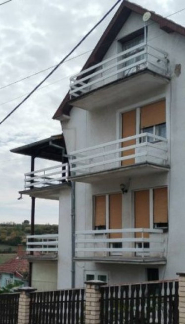 У овој кући одиграло се двоструко убиство (ФОТО)