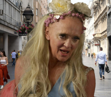 Bebi Dol uhvaćena kako peva u Knez Mihailovoj (VIDEO)