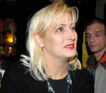 БОРБА СА ХЕРОИНОМ, ПРОПАЛИ БРАКОВИ: Буран живот певачице