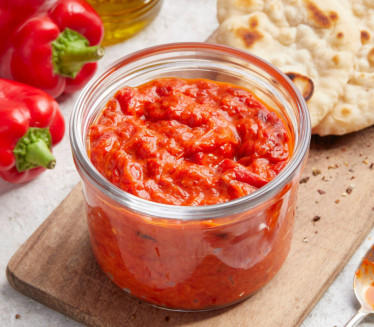 ТРИК ЛЕСКОВАЧКИХ ДОМАЋИЦА: Како скратити време кувања ајвара