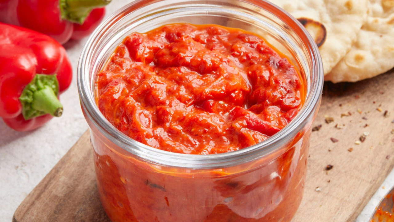 TRIK LESKOVAČKIH DOMAĆICA: Kako skratiti vreme kuvanja ajvara