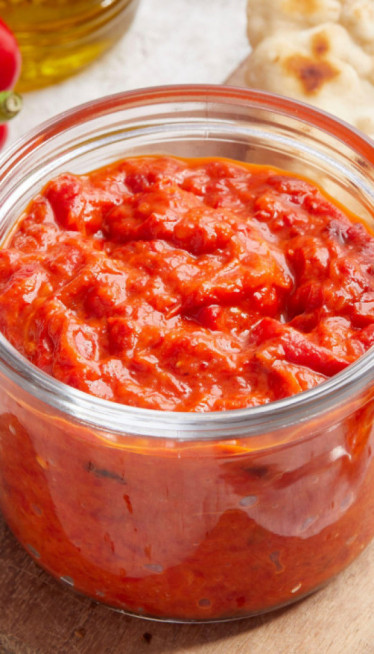 TRIK LESKOVAČKIH DOMAĆICA: Kako skratiti vreme kuvanja ajvara