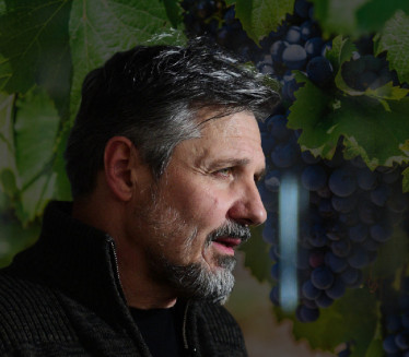 DEO PORDIČNE TRADICIJE DUGALIĆ Nebojša sina nazvao po grožđu