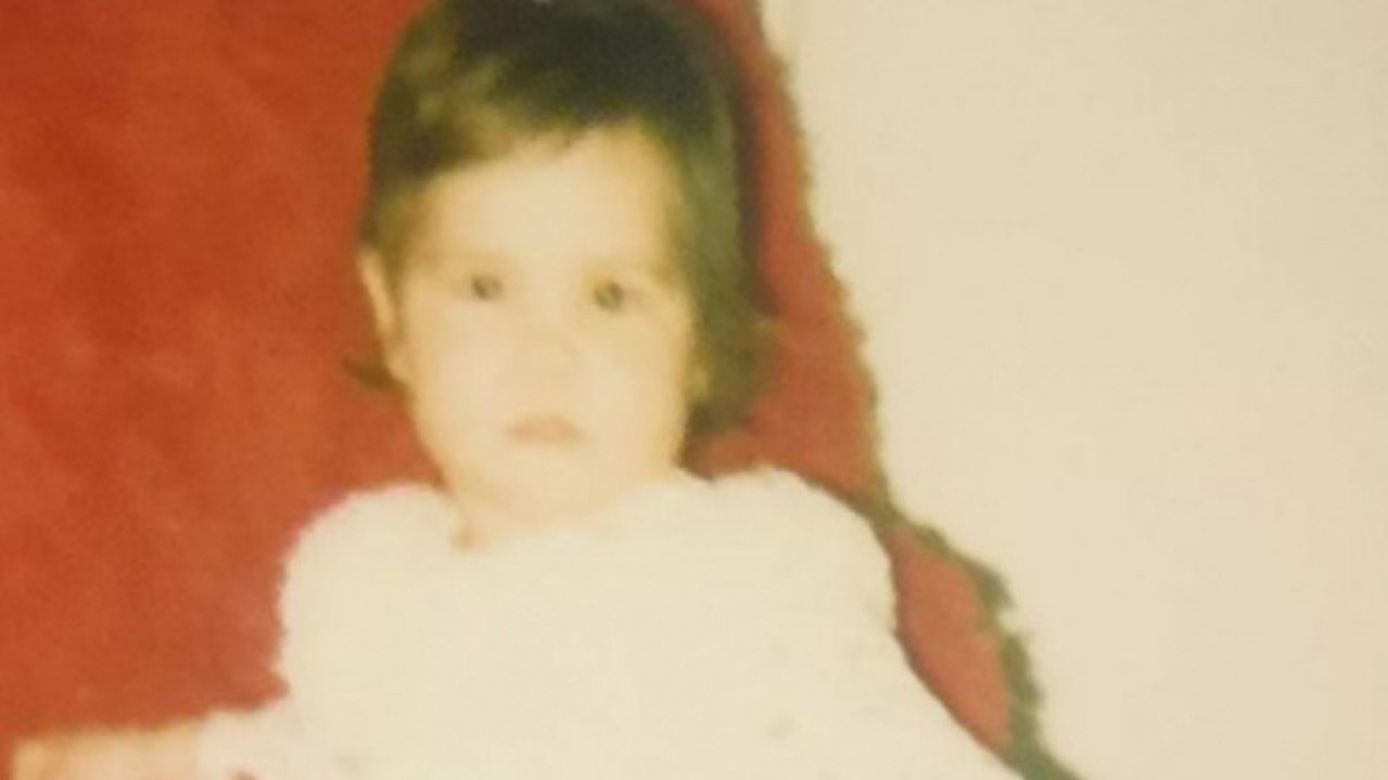 DANAS JE POZNATA GLUMICA Prepoznajete li devojčicu sa slike?