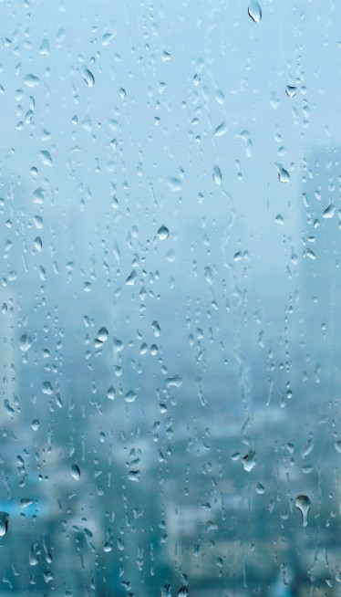 STIŽE ZAHLAĐENJE: Danas oblaci i kiša, ponegde i SNEG