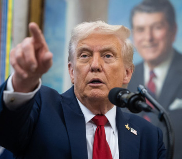 ФОТОГРАФИЈА ТРАМПА БЕЗ ШМИНКЕ: Неверица - други човек