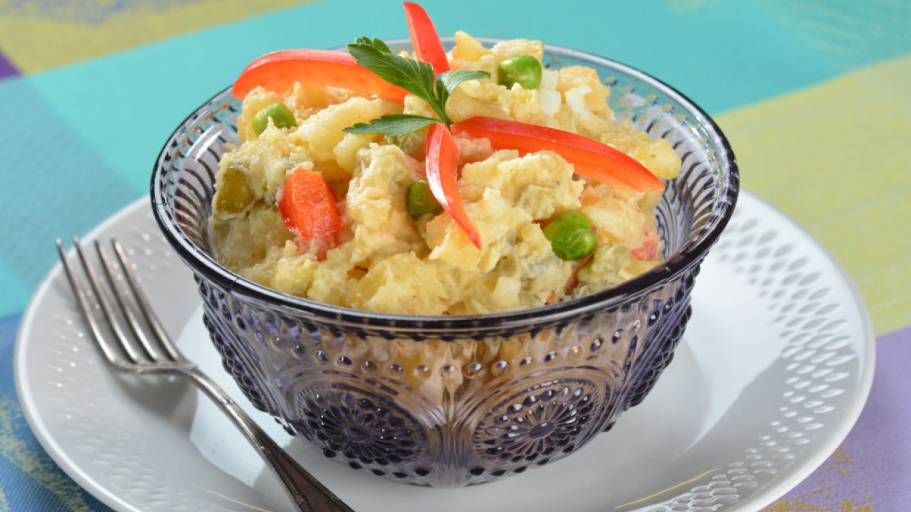 РЕЦЕПТ ЧУВЕНОГ КУВАРА: Кремаста кромпир салата