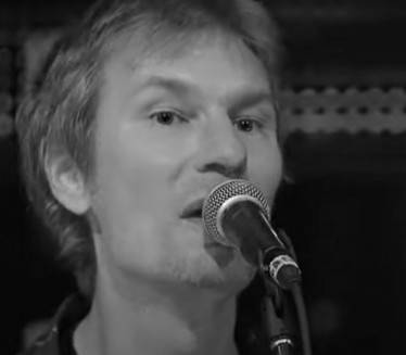 Преминуо Дејан Гвозден, фронтмен "Кристала"