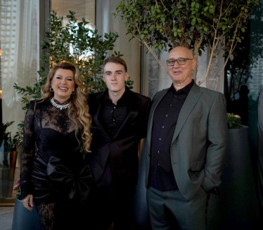 АНДРЕЈУ СУ ЖЕЉА КОЛА: Андреј на прославу стигао порешеом