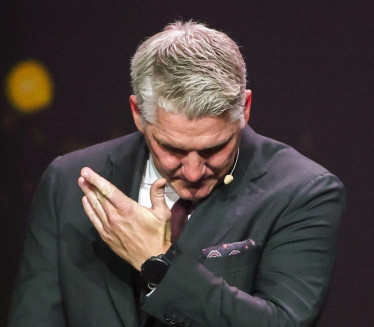 BASTI PLAKAO KAO KIŠA: Nije mogao da suzdrži emocije