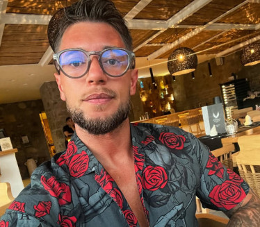 "ЈА НЕ ПИЈЕМ ИЗ ЦИПЕЛЕ": Јоца прозвао колегу