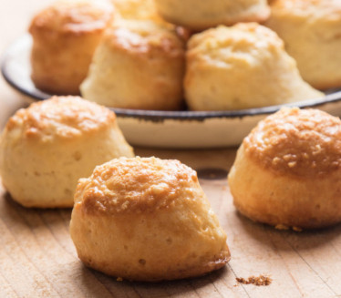 DOMAĆE POGAČICE SA SIROM: Vrlo jednostavne, tope se u ustima