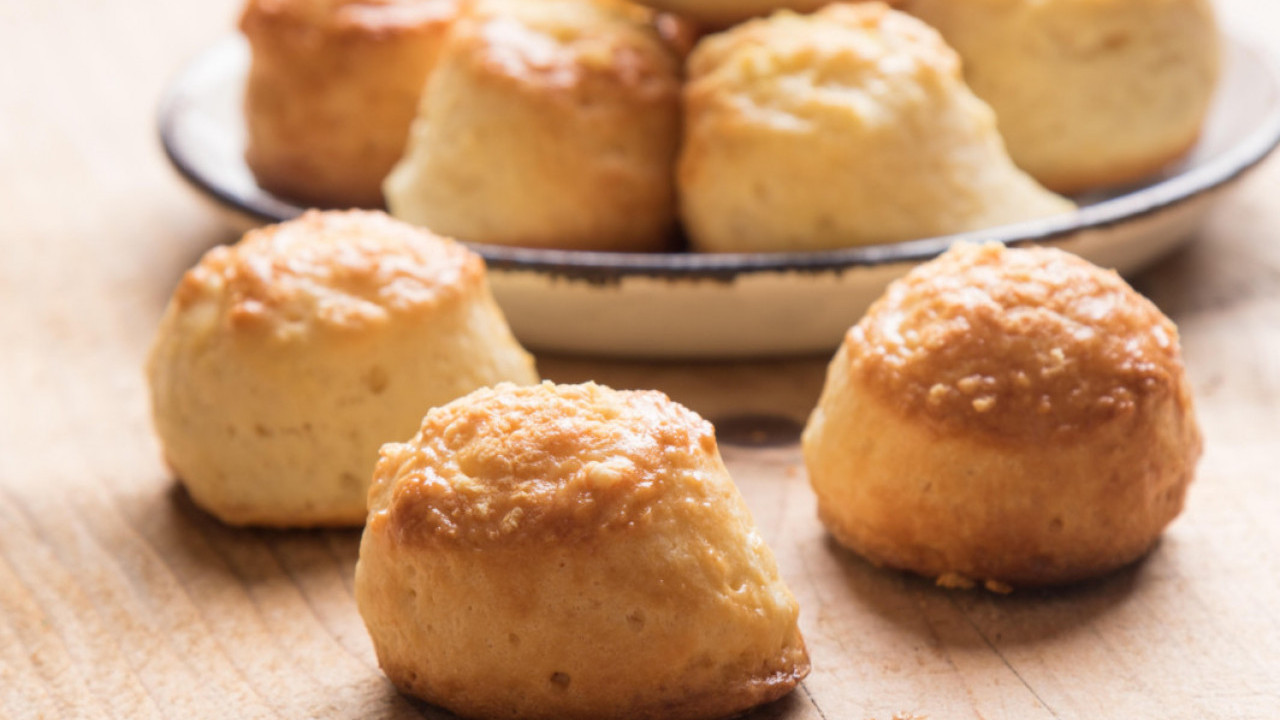 DOMAĆE POGAČICE SA SIROM: Vrlo jednostavne, tope se u ustima