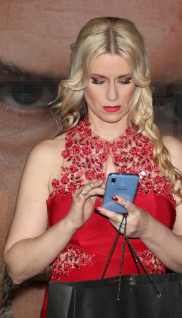 "ONA MISLI SAMO NA SEBE": Mina mesecima KRILA vezu s kolegom