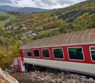 UŽASAN SUDAR VOZOVA: Preko 100 povređenih, dignut helikopter