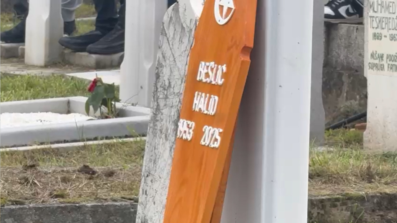 Потресан говор ефендије на сахрани Халида Бешлића