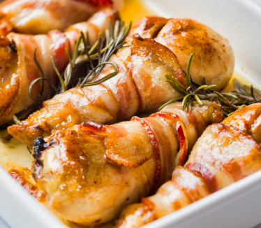 РОЛОВАНИ БАТАЦИ: Прави спој укуса са сланином