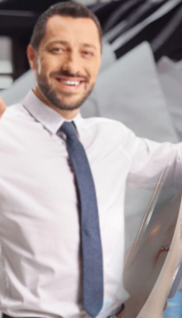 ОДУШЕВИЋЕ ВАС: Мушки трик за пеглање кошуља (ВИДЕО)