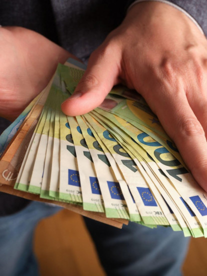 EVO GDE STAVITI NOVČANICU: Kako da se novac zadrži u kući?