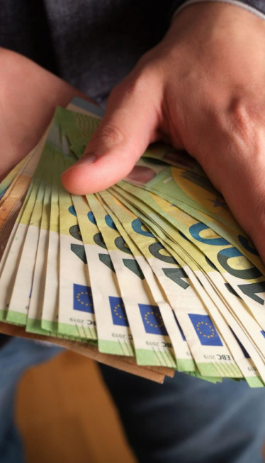 EVO GDE STAVITI NOVČANICU: Kako da se novac zadrži u kući?