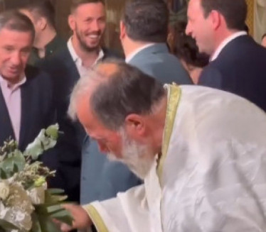 Šta je pop radio usred venčanja - svi PRASNULI U SMEH