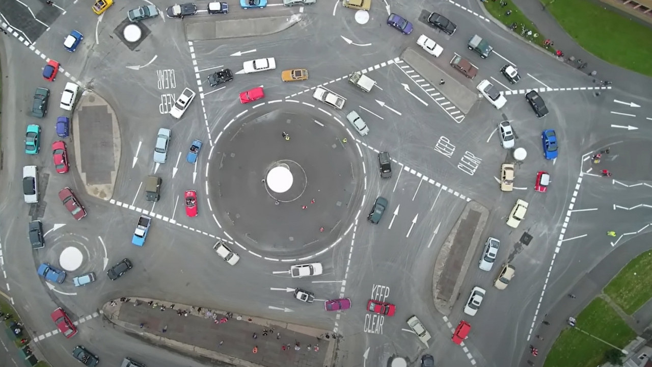 "МАГИЧНИ!" Кажу да је ово НАЈСТРАШНИЈИ кружни ток на свету