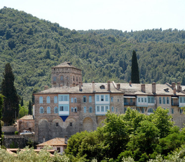 SUDAR PLOČA PRETI HILANDARU: Pucali zidovi crkava uz tutnjavu