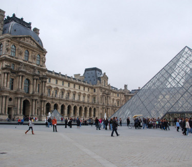 Лопови из Лувра нису такли "уклети" дијамант