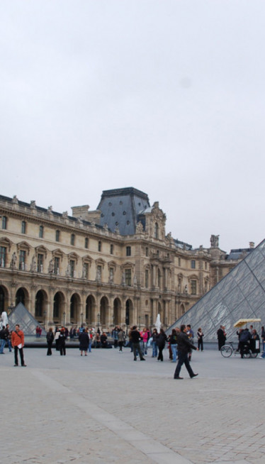 Лопови из Лувра нису такли "уклети" дијамант