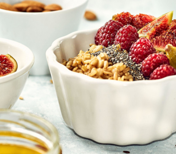 ОВСЕНА КАША СА МАЛИНАММА: Енергичан и брз доручак