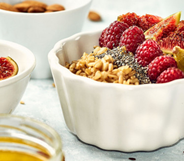 OVSENA KAŠA SA MALINAMMA: Energičan i brz doručak