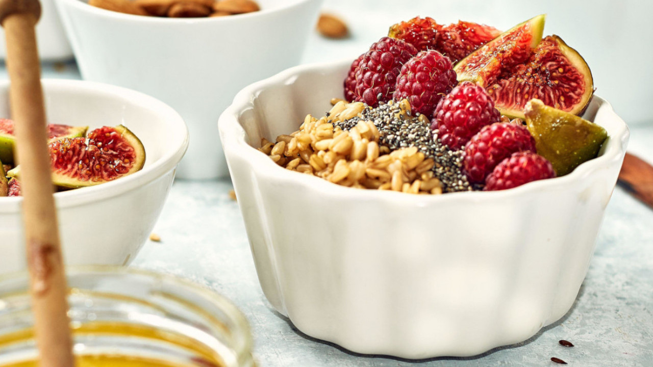 ОВСЕНА КАША СА МАЛИНАММА: Енергичан и брз доручак