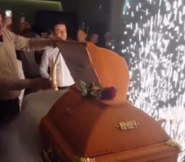 САНДРУК, ВАТРОМЕТ, ГЛОГОВ КОЛАЦ Необична прослава у Параћину