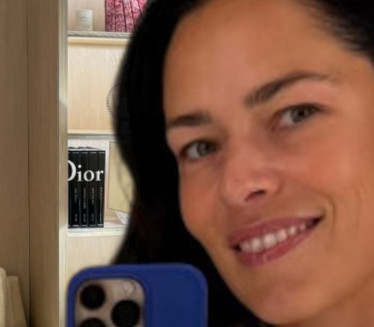 NA SEBI BADEMANTIL:  Ana Ivanović provocira fotografijama