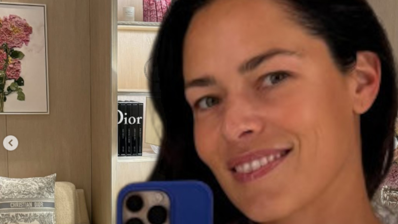 НА СЕБИ БАДЕМАНТИЛ:  Ана Ивановић провоцира фотографијама