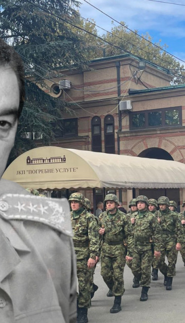 ПОСЛЕДЊИ ПОЗДРАВ ГЕНЕРАЛУ: Сахрана Небојше Павковића