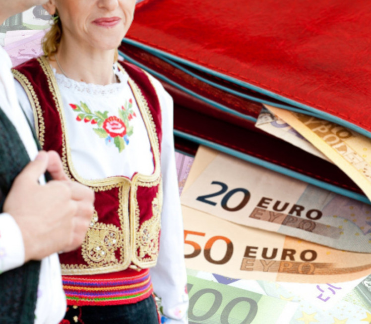 СТАРО НАРОДНО ВЕРОВАЊЕ: Којим данима се не позајмљују паре