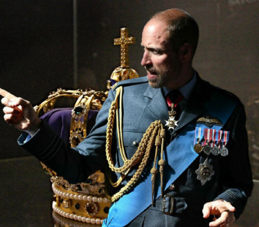 НЕ ЖЕЛИМ ДА ИХ ВИДИМ! Коме је забрањено присуство крунисању