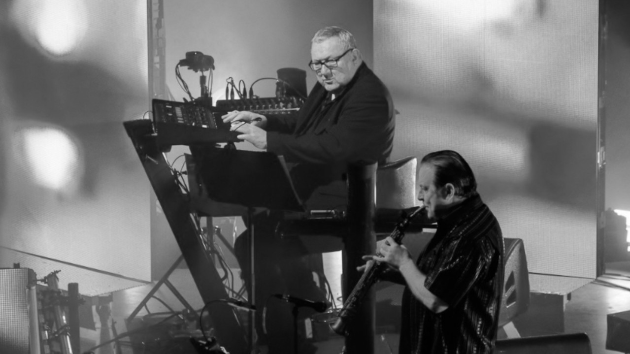 Легендарни музичар (66) преминуо у сну, узрок није објављен