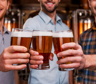 УЖИВАТЕ У ПИВУ? Ево како једно пиво дневно утиче на здравље