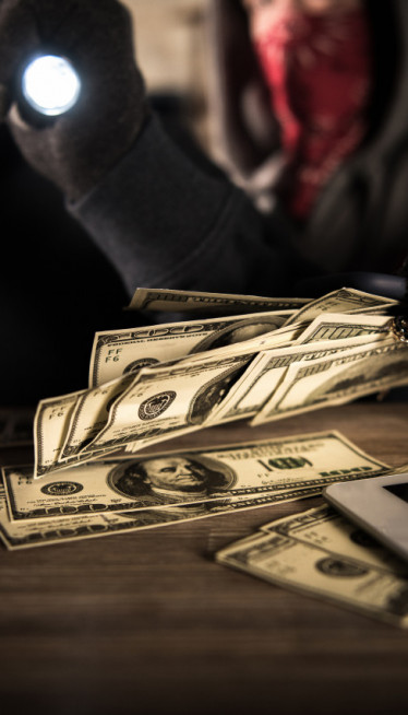 ФИЛМСКА ПЉАЧКА У НЕМАЧКОЈ: Србин повезан с Пинк Пантерима