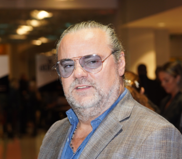 "SVI SE DROGIRAJU OSIM MENE!" Pevač oštro o kolegama