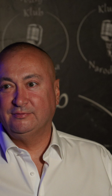 ЂАНИ ДОНЕО КАРЛЕУШИ ПОКЛОН ОД 62 ЕВРА!