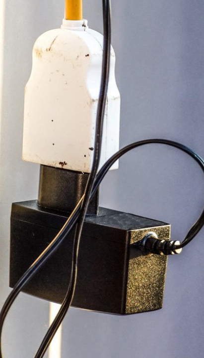 NE BACAJTE STARE PUNJAČE: Evo kako ih možete iskoristiti